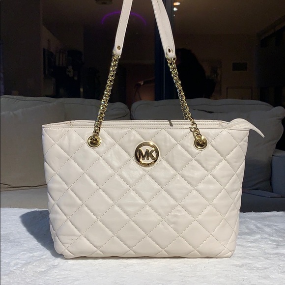 Michael Kors Handbags - Michael Kors